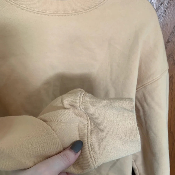 Girlfriend Collective Cropped Sweatshirt - Picture 7 of 9